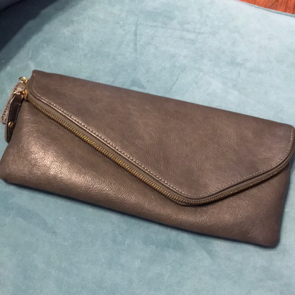 Gray clutch